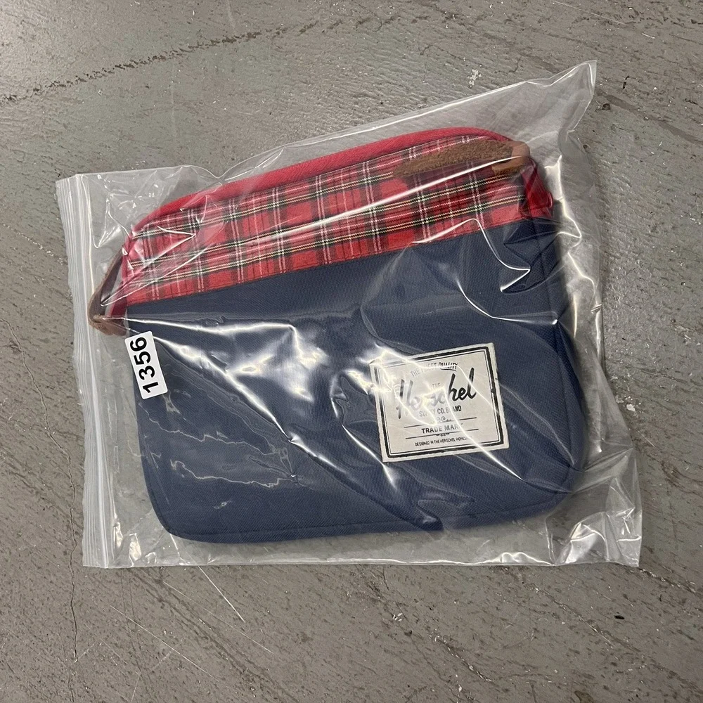 Hersechel Supply Co. Tablet Sleeve‎ Navy Blue Red Plaid 13